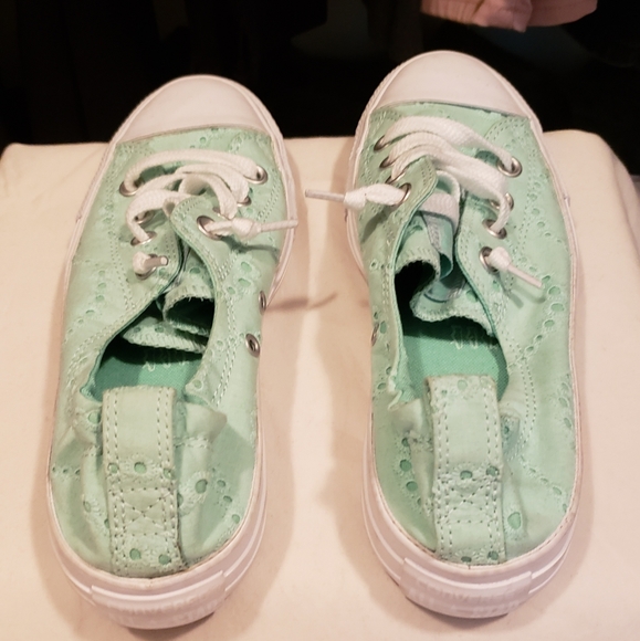 Converse sneakers nwot - Picture 2 of 5